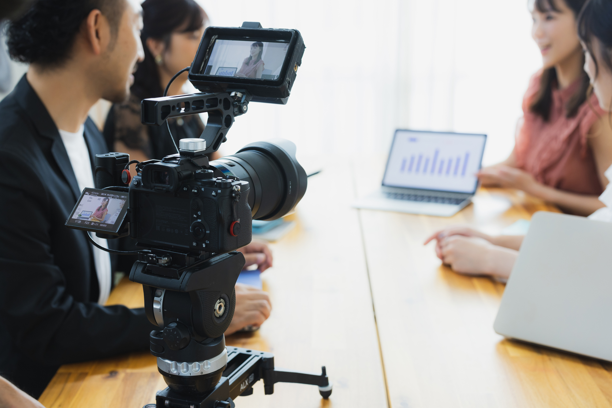 コンテンツ作成を外注する場合の費用は？