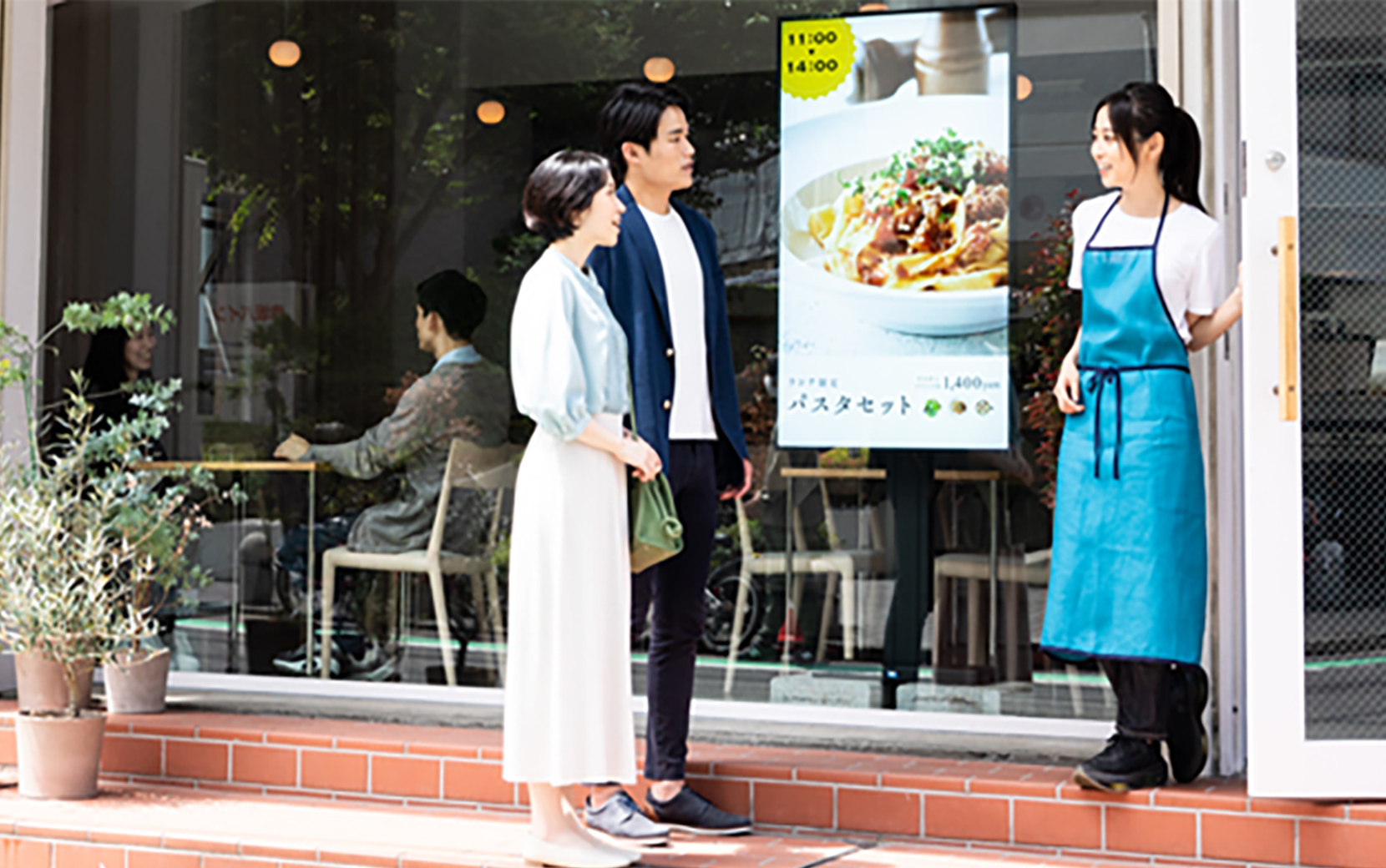 デジタルサイネージを店舗に導入する効果は?売上アップにつなげるためのの秘訣とは?